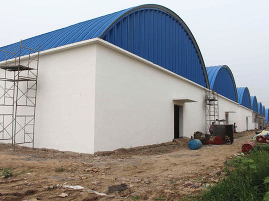 Construcción curvada taller de la estructura de acero del arco de los edificios del metal del tejado del tejado del arco