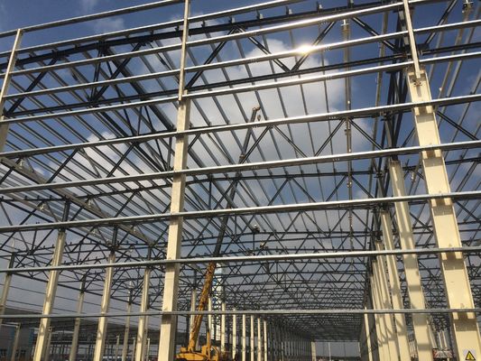 Construcción de estructura prefabricada de acero Fácil de ensamblar Construcción corrugada de metal Estructura de acero Almacén