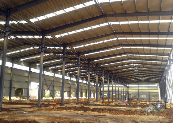 Acero estructural prefabricado industrial que enmarca la construcción de Warehouse