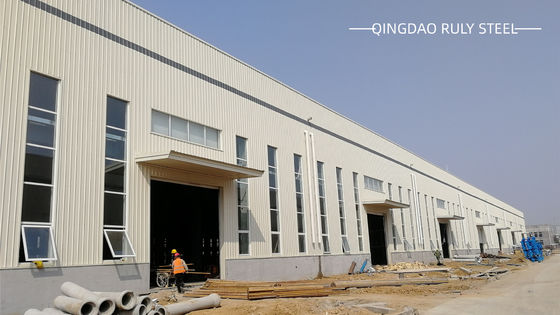 Prefabricación industrial pintada / construcción de estructuras de acero preconstruido Taller de aislamiento térmico de acero ligero