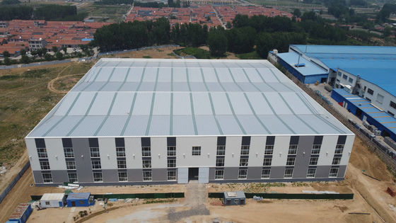 Q235B Construcción de estructuras de acero Construcción prefabricada de acero con panel aislante