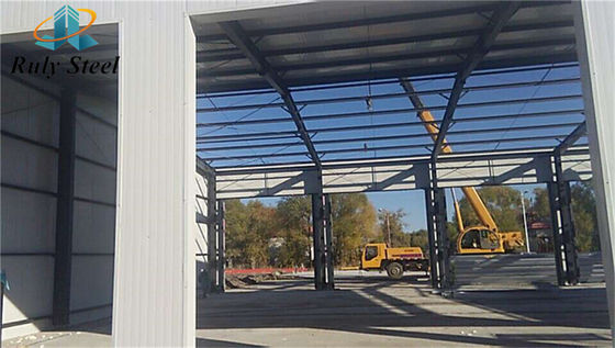 Construcción de estructuras prefabricadas de estructura de acero