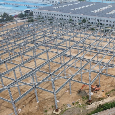 Almacén con estructura de acero con armazón a dos aguas para edificios de gran envergadura