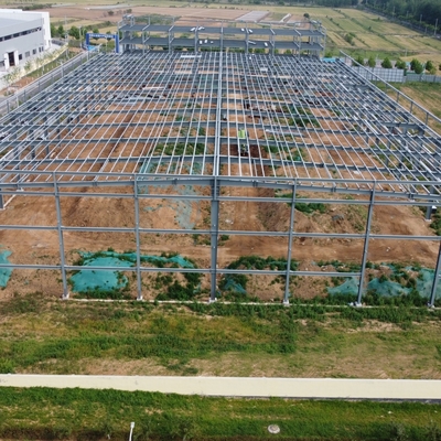 Almacén prefabricado de acero de 150m x 40m con paneles sándwich de lana de vidrio