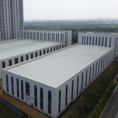 Edificio de estructura de acero prefabricado con paneles de concreto aislados