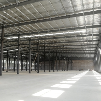 Almacén con estructura de acero con armazón a dos aguas para edificios de gran envergadura