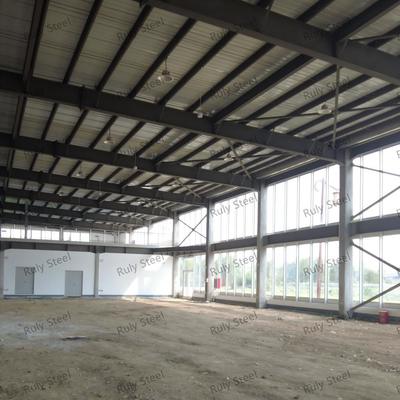 Hangar de estructura de acero prefabricada con aislamiento de paneles sandwich para almacenamiento en frío