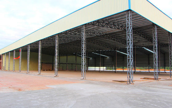 Almacén prefabricado de acero ligero con estructura de techo de armadura