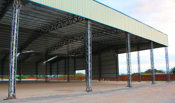 Almacén prefabricado de acero ligero con estructura de techo de armadura