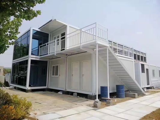 Cafetería prefabricada en contenedor con estructura galvanizada